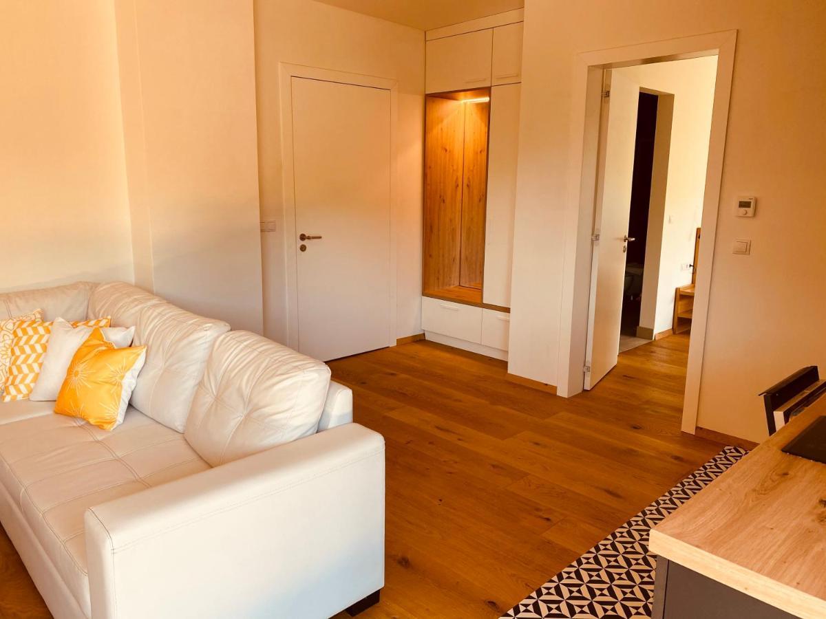 Julias Guesthouse Ora / Auer Kültér fotó